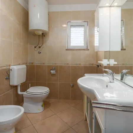 Lovely House Lindi In