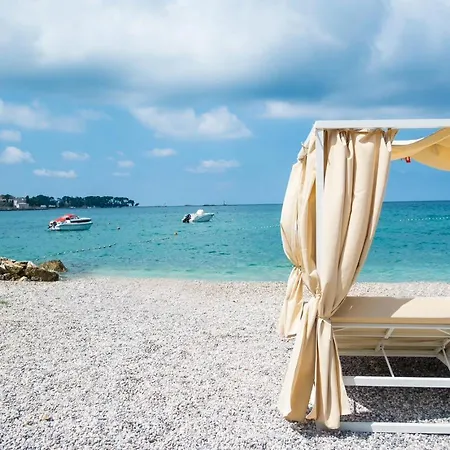 Lovely House Lindi In Apartment