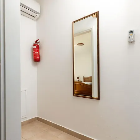 Lovely House Lindi In Apartment Porec