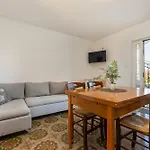 דירה Lovely House Lindi In פורץ