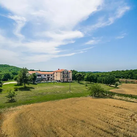 Lovely House Lindi In