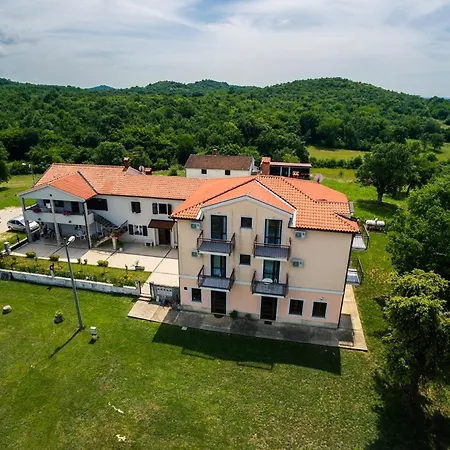 Апартаменты Lovely House Lindi In *