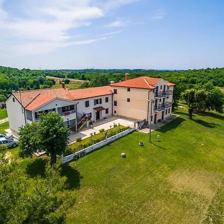 Lovely House Lindi In Apartman *