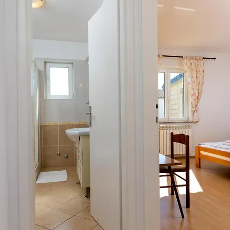 Апартаменты Lovely House Lindi In *