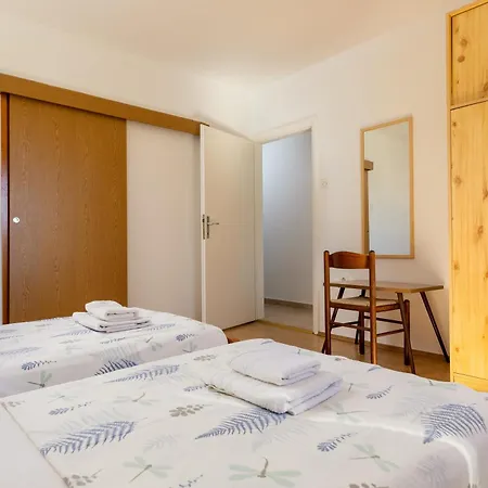 Апартаменти Lovely House Lindi In