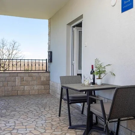 Апартаменты Lovely House Lindi In Пореч