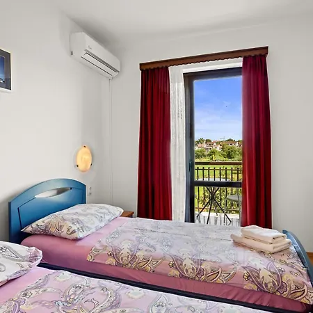 Lovely House Lindi In