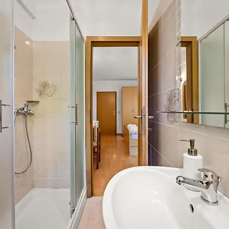 Lovely House Lindi In Apartman