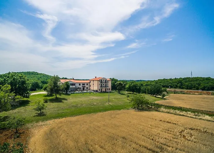 Lovely House Lindi In