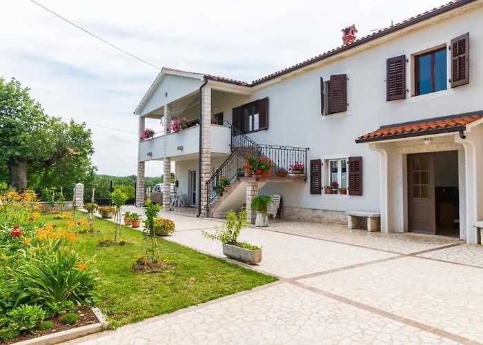 Lovely House Lindi In