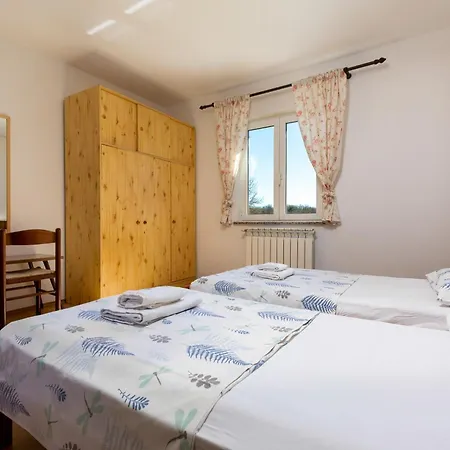 Lovely House Lindi In Apartment