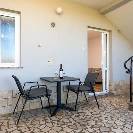 Lovely House Lindi In Apartment *